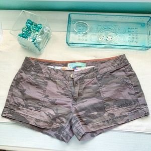O’Neill camo shorts!